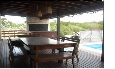 Costa Esmeralda - Casa en venta en barrio Golf 1