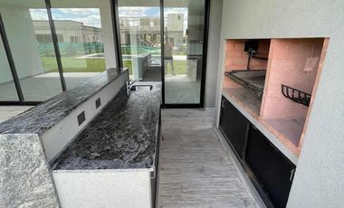 Casa en venta - 3 Dormitorios 4 Baños - Cocheras - 216,50Mts2 - El Naudir, Escobar