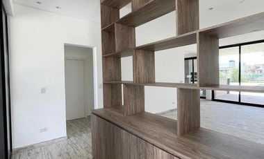 Casa en venta - 3 Dormitorios 4 Baños - Cocheras - 216,50Mts2 - El Naudir, Escobar