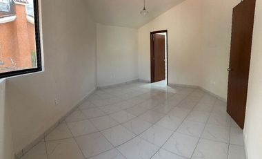 VENDO CASA EN LAGO DE GUADALUPE $4,100,000