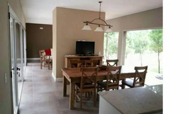 Costa Esmeralda - Casa en venta en barrio Senderos 1