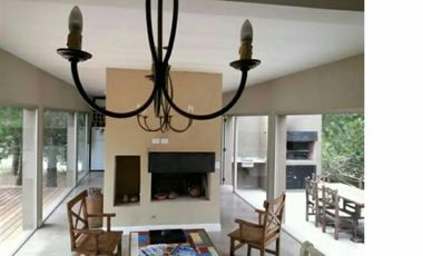 Costa Esmeralda - Casa en venta en barrio Senderos 1