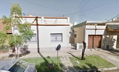 Casa de corte antiguo - Oportunidad!!!