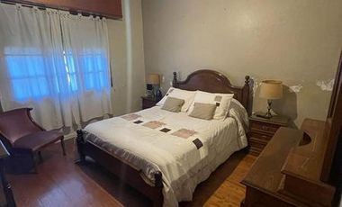 Excelente chalet con piscina cubierta y gran quincho