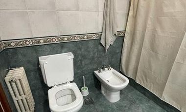 Excelente chalet con piscina cubierta y gran quincho