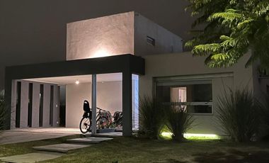 Casa en  Venta Puertos del Lago Barrio Vistas