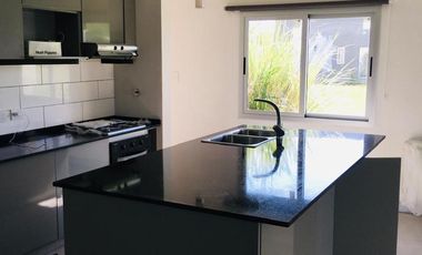 Casa en  Venta Puertos del Lago Barrio Vistas