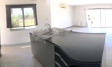 Casa en  Venta Puertos del Lago Barrio Vistas