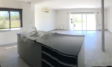 Casa en  Venta Puertos del Lago Barrio Vistas