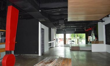 LOCAL COMERCIAL EN ALBROOK MALL PERFECTO PARA RESTAURANTE 235mts