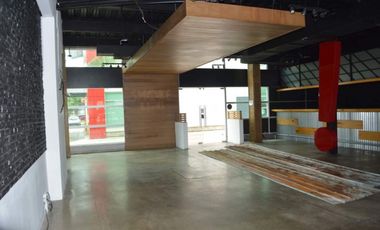 LOCAL COMERCIAL EN ALBROOK MALL PERFECTO PARA RESTAURANTE 235mts