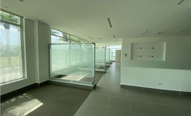 LOCAL COMERCIAL EN ALBROOK MALL 250mts