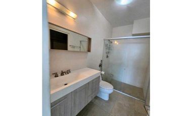 APARTAMENTO EN AVENIDA BALBOA PH H2O 2REC 2B  CON L/B 176M2