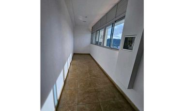 APARTAMENTO EN AVENIDA BALBOA PH H2O 2REC 2B  CON L/B 176M2
