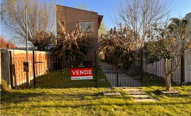 Calle 213 e 40 y 41 - Casa en Venta