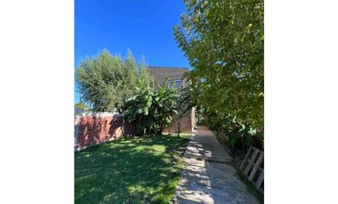 Calle 213 e 40 y 41 - Casa en Venta