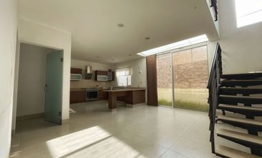 Casa en Venta en el Fraccionamiento Tirio, Barrio de Yerbabuena, Guanajuato