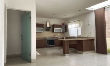 Casa en Venta en el Fraccionamiento Tirio, Barrio de Yerbabuena, Guanajuato
