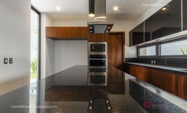 CASA DE LUJO NUEVA EN VENTA RESERVA REAL
