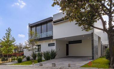 CASA DE LUJO NUEVA EN VENTA RESERVA REAL