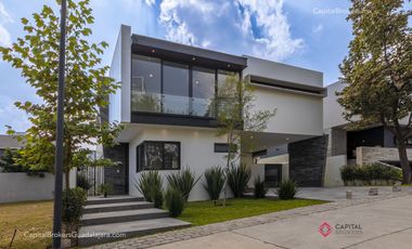 CASA DE LUJO NUEVA EN VENTA RESERVA REAL