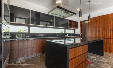 CASA DE LUJO NUEVA EN VENTA RESERVA REAL