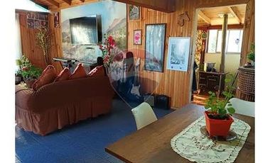 Casa con local comercial
