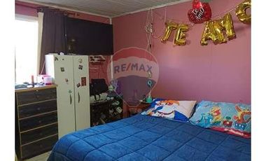 Casa con local comercial