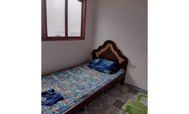Casa de 2 Pisos en Quintas de Santa ana