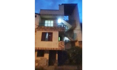 Venta Casa en Manrique las Esmeraldas, Medellín Antioquia.