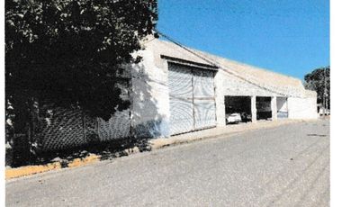 Terreno con construcción en venta  en Campeche Av resurgimiento en esquina