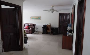 Venta y Alquiler: Casa en Altos del Golf