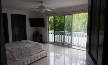 Venta y Alquiler: Casa en Altos del Golf