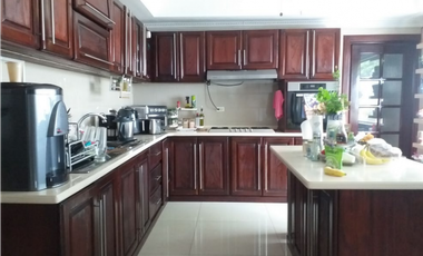 Venta y Alquiler: Casa en Altos del Golf