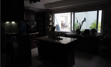 Venta y Alquiler: Casa en Altos del Golf