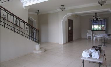 SE VENDE O SE ALQUILA CASA EN EL DORADO