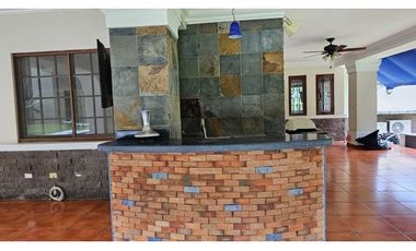 SE VENDE O SE ALQUILA CASA EN EL DORADO