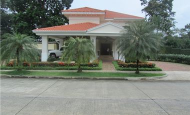 SE VENDE O SE ALQUILA CASA EN EL DORADO