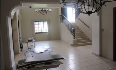 SE VENDE O SE ALQUILA CASA EN EL DORADO