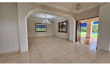 SE VENDE O SE ALQUILA CASA EN EL DORADO