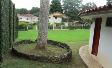 SE VENDE O SE ALQUILA CASA EN EL DORADO