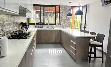 ESPECTACULAR CASA EN VENTA EN SURCO DE 3/4 DORM JARDIN GRANDE