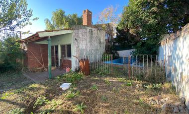 Casa - en Victoria - para refaccionar.