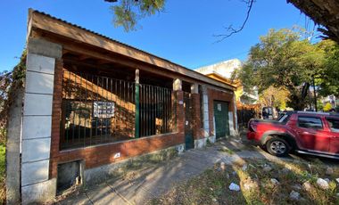 Casa - en Victoria - para refaccionar.