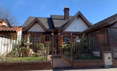 Casa en venta - 2 Dormitorios 1 Baño 1 Cochera - 438Mts2 - Libertad, Merlo