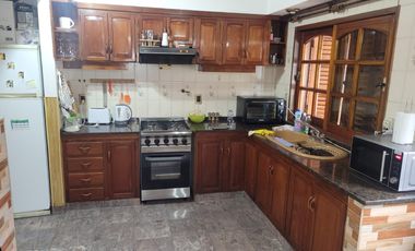 Casa en venta - 2 Dormitorios 1 Baño 1 Cochera - 438Mts2 - Libertad, Merlo