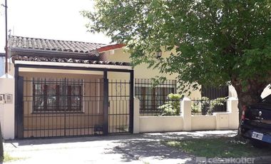 Chalet 3 ambientes en lote de 10x20mts - Temperley