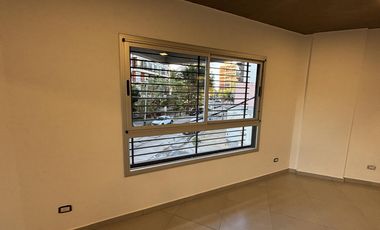 Oficina a estrenar de 70 mts2 con patio  - Wilde Centro