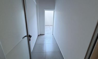 Oficina a estrenar de 70 mts2 con patio  - Wilde Centro
