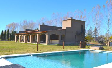 Casa a la venta en  Estancias Las Lilas, lujan